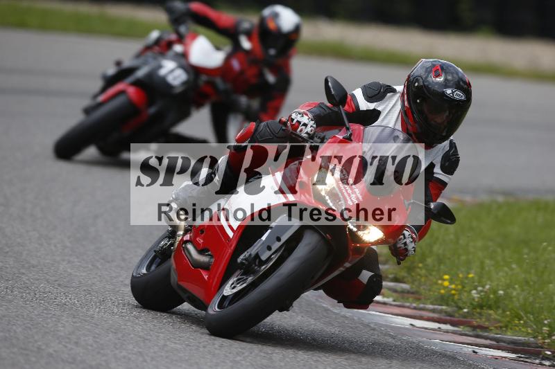 /Archiv-2024/29 12.06.2024 MOTO.CH Track Day ADR/Gruppe gelb/Team